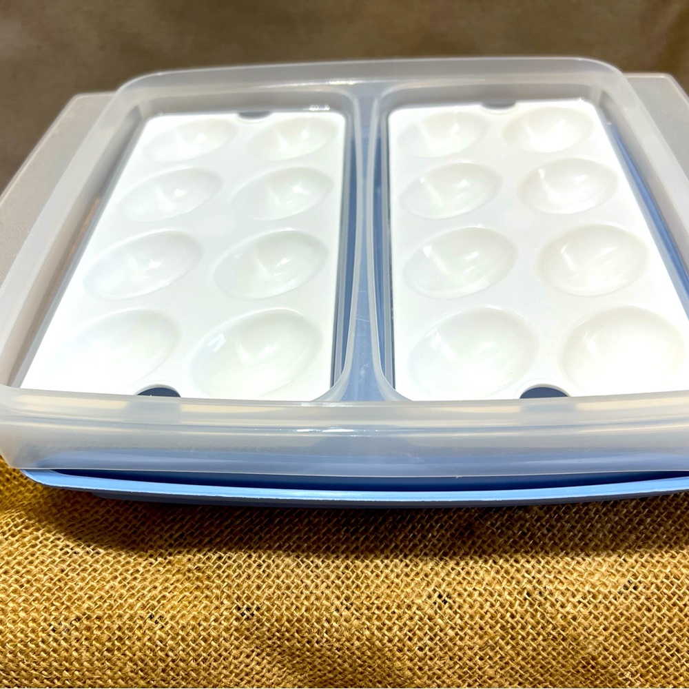 Vintage Tupperware Egg Holder